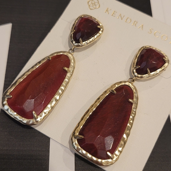 KENDRA SCOTT BORDEAUX TIGERS EYE EARRINGS GOLD - Picture 1 of 6